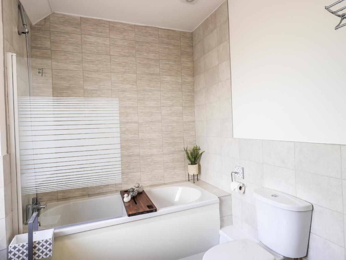 Aryelle House Villa Kendal Bagian luar foto