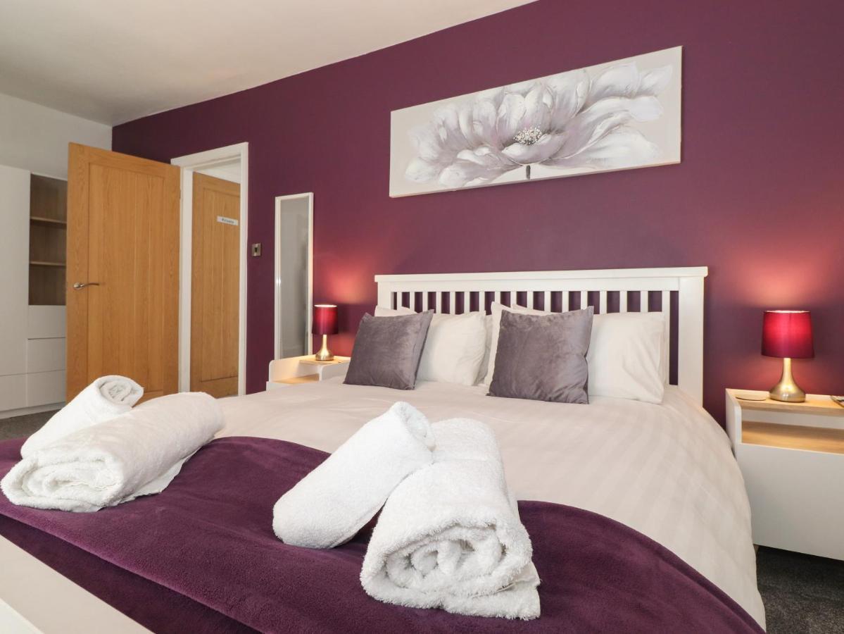 Aryelle House Villa Kendal Bagian luar foto
